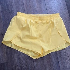 Girlfriend Collective Citrine Yellow Trail Short Size Small